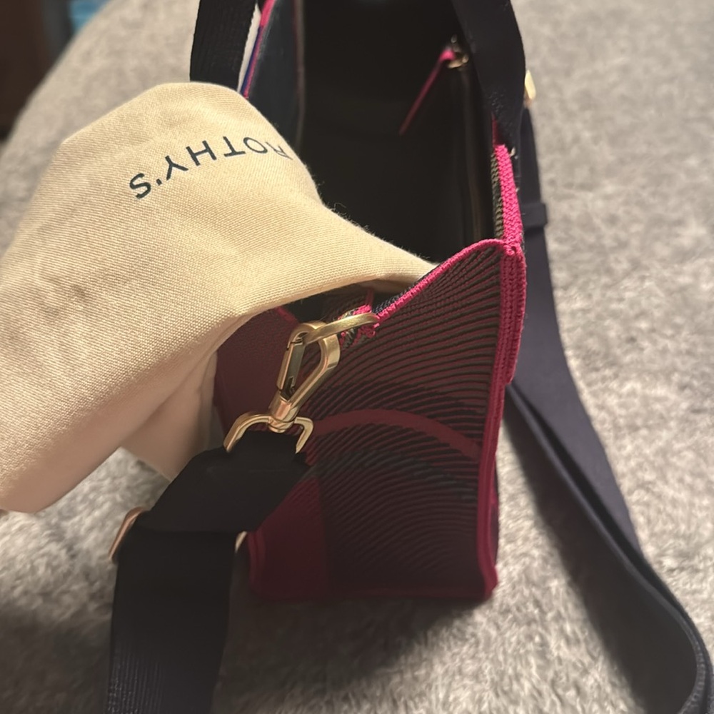 NEW! Rothy's Pink Feed Bag with Strap & dust cover - Picture 5 of 8